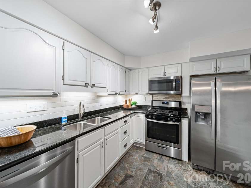 4220 Firwood Lane, Charlotte, NC 28209.  MLS# CAR4388006, YatesRealty ID 28862. Kitchen
