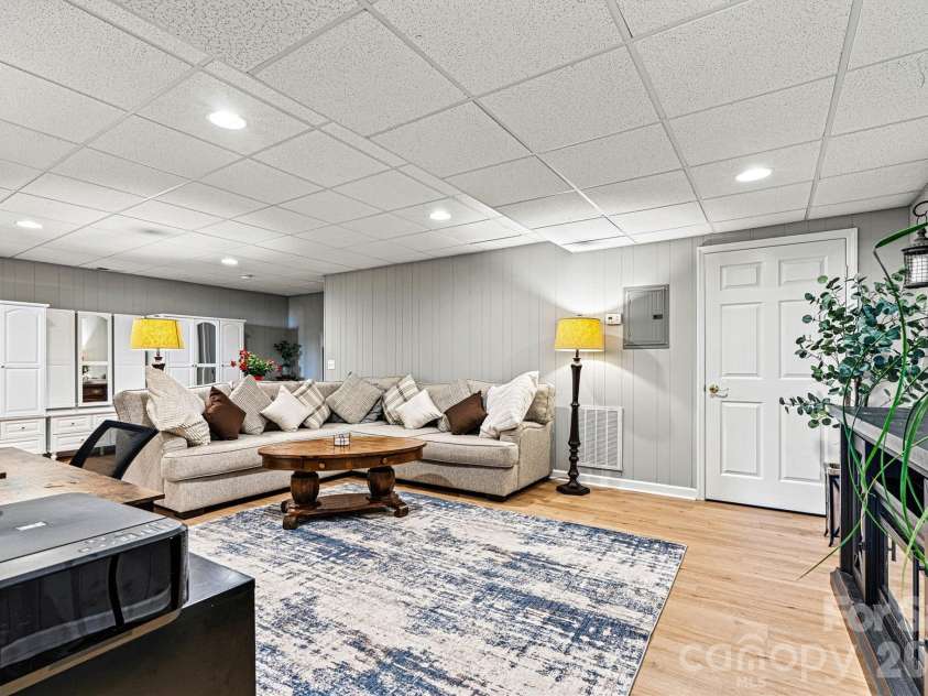 7538 Golf Course Drive, Denver, NC 28037.  MLS# CAR4375183, YatesRealty ID 28863. 