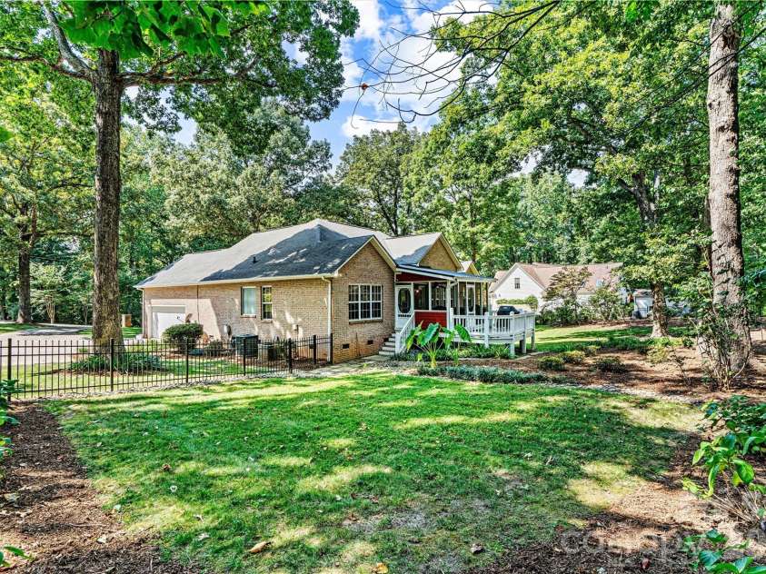 7538 Golf Course Drive, Denver, NC 28037.  MLS# CAR4375183, YatesRealty ID 28863. 