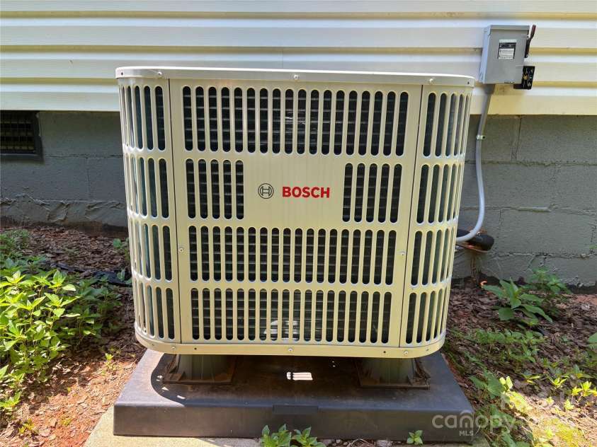 8122 Hutchison Lane, Vale, NC 28168.  MLS# CAR4270466, YatesRealty ID 28863. 