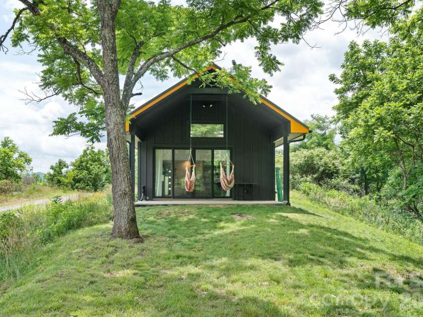 601 and 478 Freedom Cove Drive, Marshall, NC 28753.  MLS# CAR4389143, YatesRealty ID 28864. Studio Patio