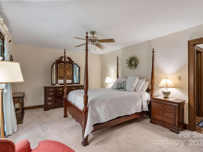 110 Amanda Drive, Matthews, NC 28104.  MLS# CAR4280480, YatesRealty ID 28865. 
