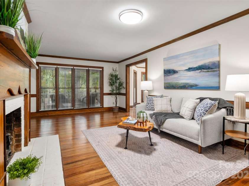 110 Amanda Drive, Matthews, NC 28104.  MLS# CAR4315348, YatesRealty ID 28865. 