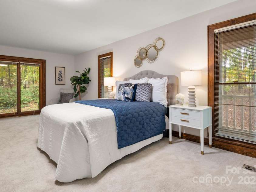 110 Amanda Drive, Matthews, NC 28104.  MLS# CAR4315348, YatesRealty ID 28865. 