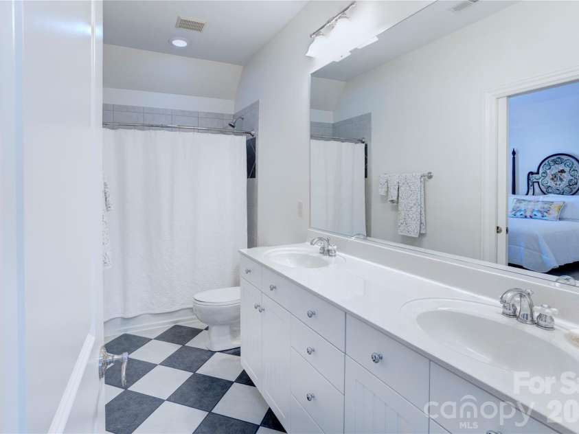 6005 Willowood Road, Kannapolis, NC 28081.  MLS# CAR4389697, YatesRealty ID 28865. Bathroom