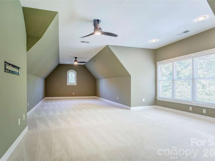 6005 Willowood Road, Kannapolis, NC 28081.  MLS# CAR4389697, YatesRealty ID 28865. Large bonus room