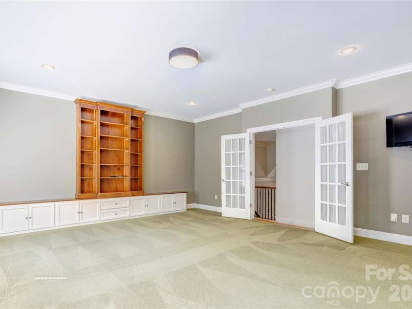 6005 Willowood Road, Kannapolis, NC 28081.  MLS# CAR4389697, YatesRealty ID 28865. Upstairs Office