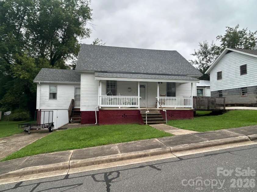 35 Second Street, Marion, NC 28752.  MLS# CAR4376895, YatesRealty ID 28866. 