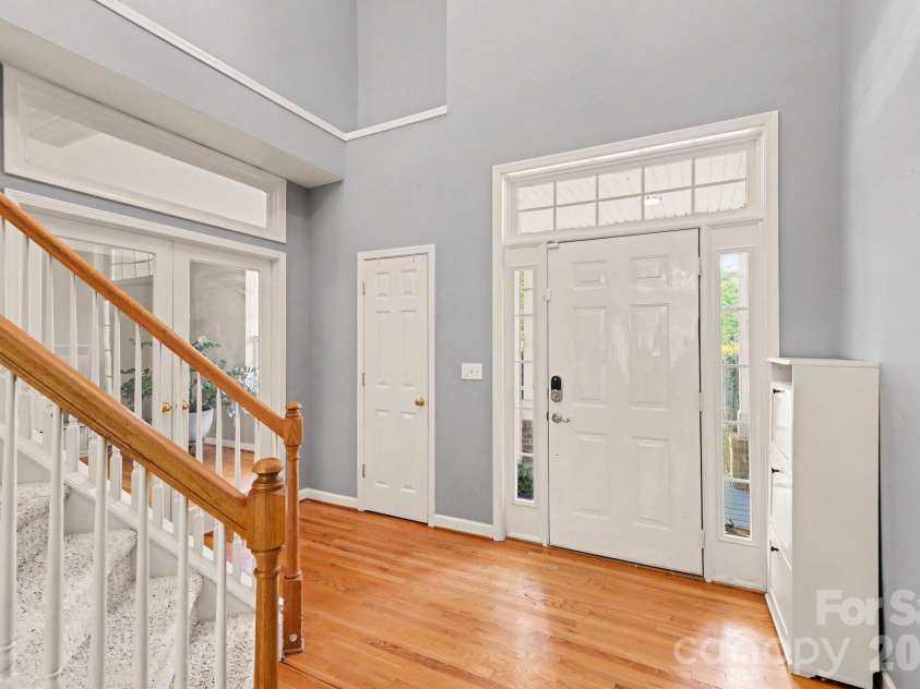 5604 Edgeweir Court, Charlotte, NC 28269.  MLS# CAR4379853, YatesRealty ID 28867. 