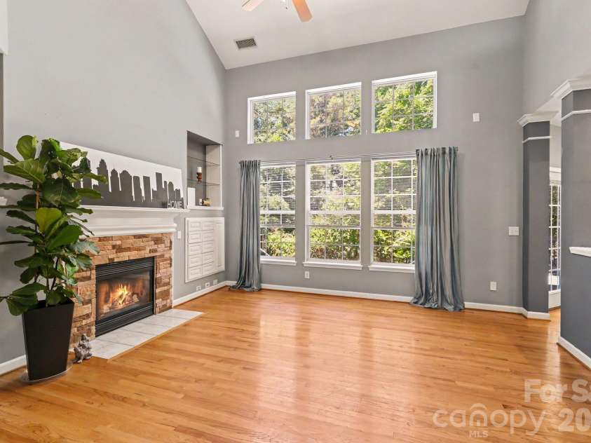 5604 Edgeweir Court, Charlotte, NC 28269.  MLS# CAR4379853, YatesRealty ID 28867. 