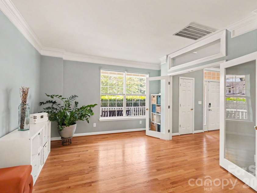 5604 Edgeweir Court, Charlotte, NC 28269.  MLS# CAR4379853, YatesRealty ID 28867. 