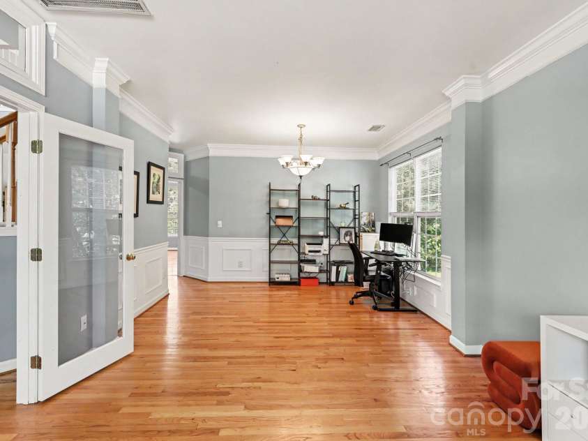 5604 Edgeweir Court, Charlotte, NC 28269.  MLS# CAR4379853, YatesRealty ID 28867. 