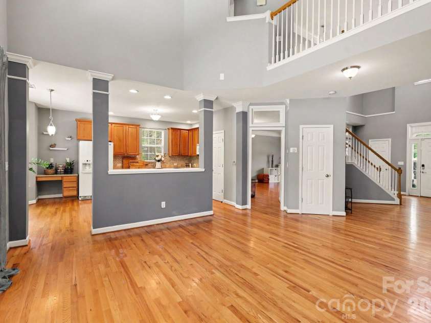 5604 Edgeweir Court, Charlotte, NC 28269.  MLS# CAR4379853, YatesRealty ID 28867. 