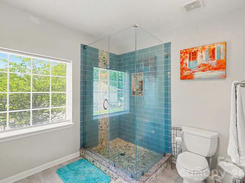 5604 Edgeweir Court, Charlotte, NC 28269.  MLS# CAR4379853, YatesRealty ID 28867. 