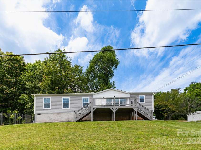 600 Old Mars Hill Highway, Weaverville, NC 28787.  MLS# CAR4269318, YatesRealty ID 28868. 