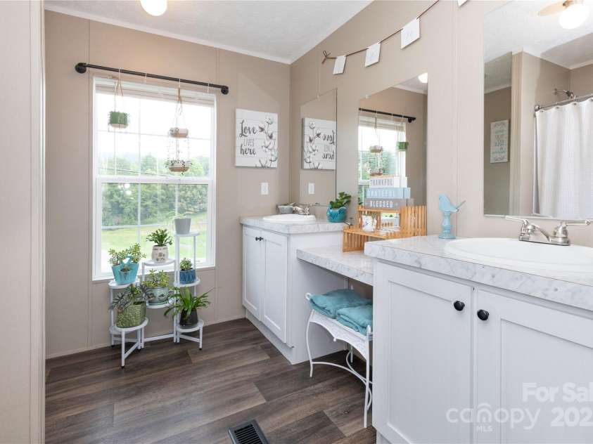 600 Old Mars Hill Highway, Weaverville, NC 28787.  MLS# CAR4269318, YatesRealty ID 28868. 