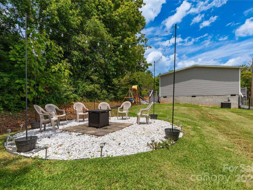 600 Old Mars Hill Highway, Weaverville, NC 28787.  MLS# CAR4269318, YatesRealty ID 28868. 