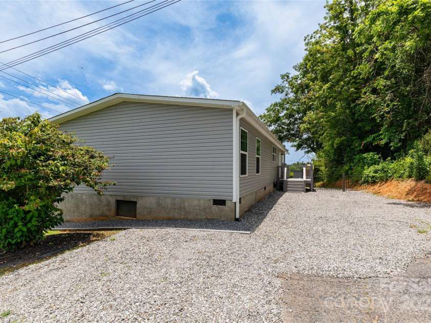 600 Old Mars Hill Highway, Weaverville, NC 28787.  MLS# CAR4269318, YatesRealty ID 28868. 