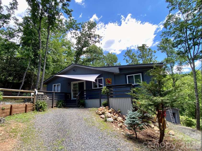 384 Bear Cub Drive, Spruce Pine, NC 28777.  MLS# CAR4389087, YatesRealty ID 28869. 