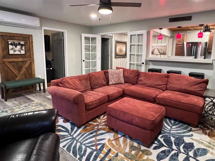 384 Bear Cub Drive, Spruce Pine, NC 28777.  MLS# CAR4389087, YatesRealty ID 28869. 