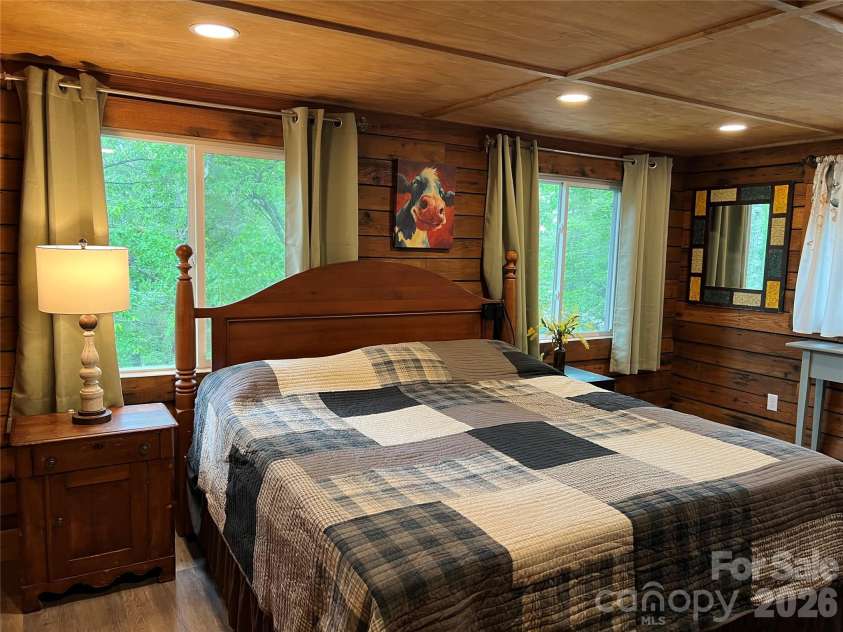 384 Bear Cub Drive, Spruce Pine, NC 28777.  MLS# CAR4389087, YatesRealty ID 28869. 