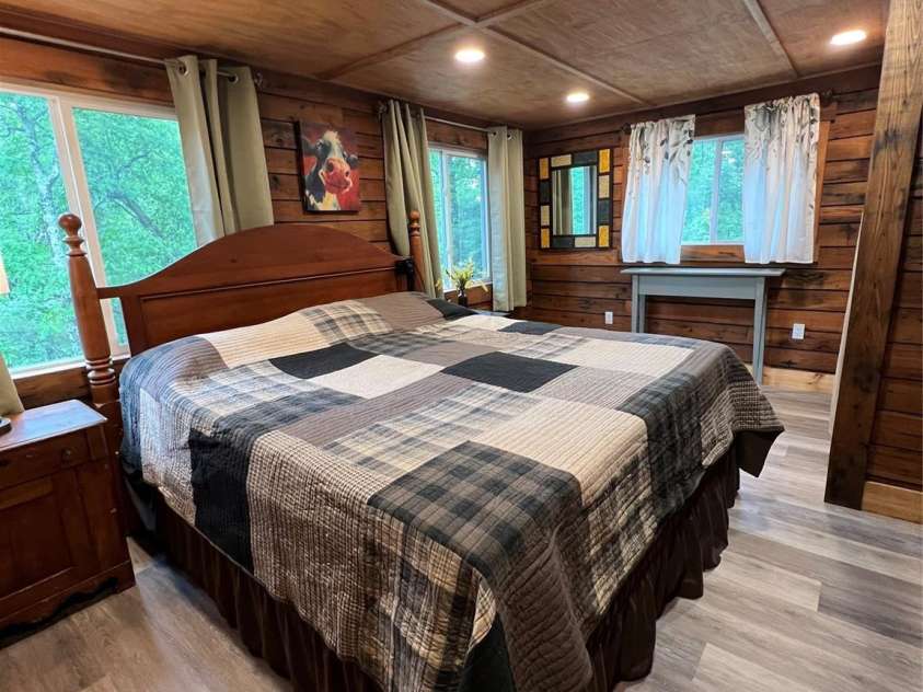 384 Bear Cub Drive, Spruce Pine, NC 28777.  MLS# CAR4389087, YatesRealty ID 28869. 