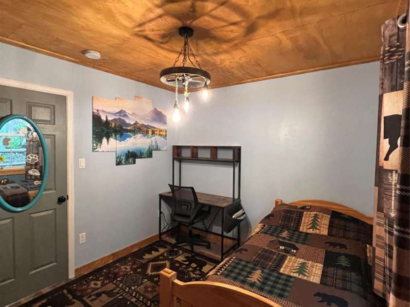 384 Bear Cub Drive, Spruce Pine, NC 28777.  MLS# CAR4389087, YatesRealty ID 28869. 