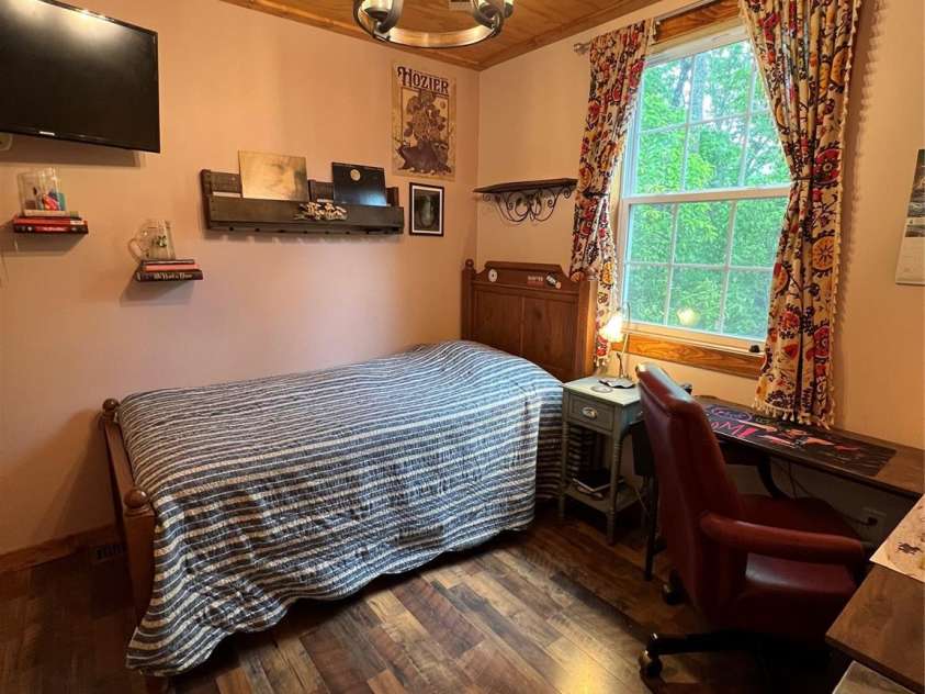 384 Bear Cub Drive, Spruce Pine, NC 28777.  MLS# CAR4389087, YatesRealty ID 28869. Multipurpose room #1