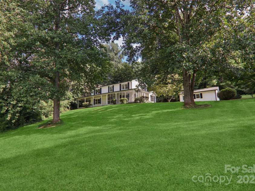 5 Timothy Lane, Candler, NC 28715.  MLS# CAR4301153, YatesRealty ID 2887. 