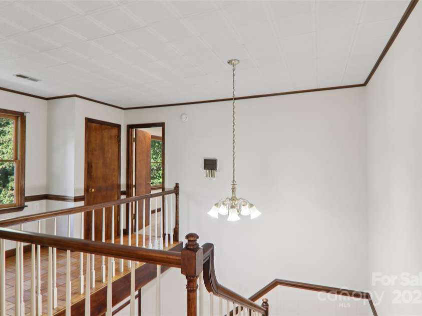 5 Timothy Lane, Candler, NC 28715.  MLS# CAR4301153, YatesRealty ID 2887. 