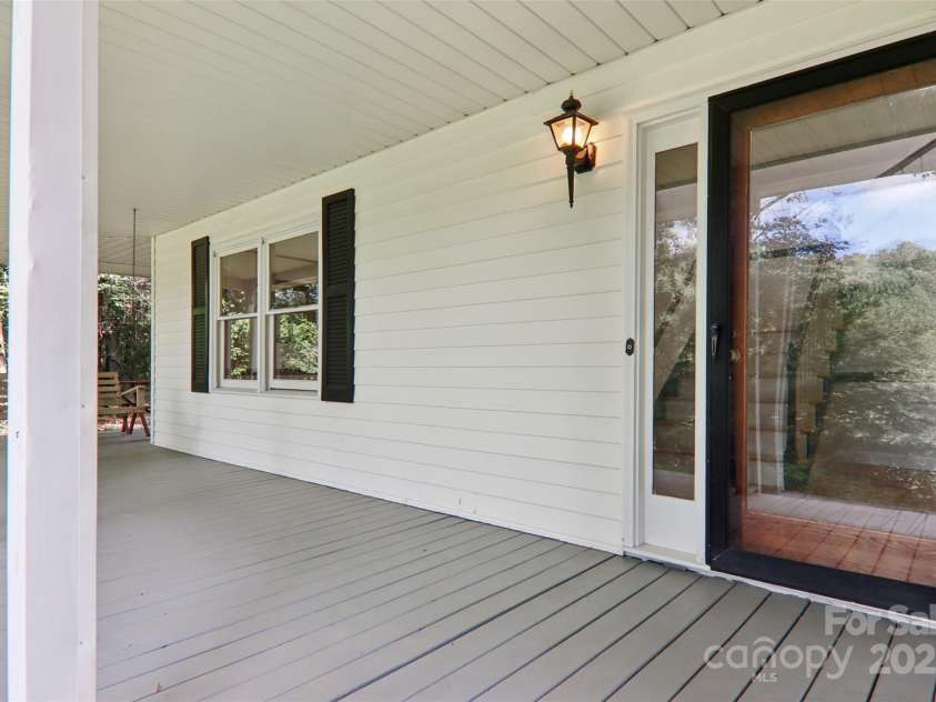 5 Timothy Lane, Candler, NC 28715.  MLS# CAR4301153, YatesRealty ID 2887. 
