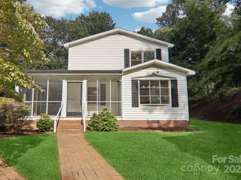 5 Timothy Lane, Candler, NC 28715.  MLS# CAR4301153, YatesRealty ID 2887. 