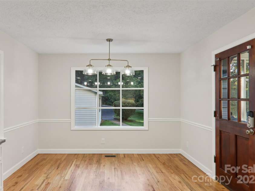 5 Timothy Lane, Candler, NC 28715.  MLS# CAR4301153, YatesRealty ID 2887. 