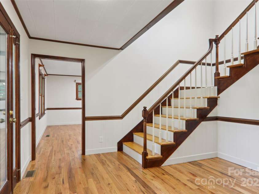 5 Timothy Lane, Candler, NC 28715.  MLS# CAR4301153, YatesRealty ID 2887. 