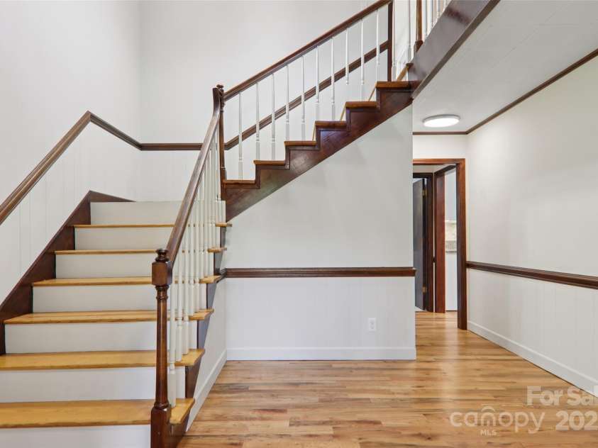 5 Timothy Lane, Candler, NC 28715.  MLS# CAR4301153, YatesRealty ID 2887. 