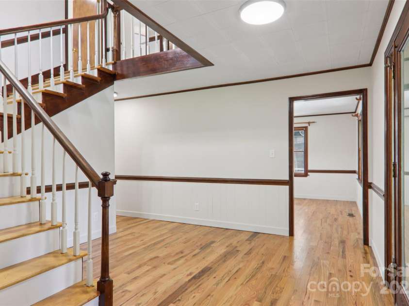 5 Timothy Lane, Candler, NC 28715.  MLS# CAR4301153, YatesRealty ID 2887. 