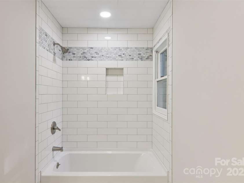 5 Timothy Lane, Candler, NC 28715.  MLS# CAR4301153, YatesRealty ID 2887. 