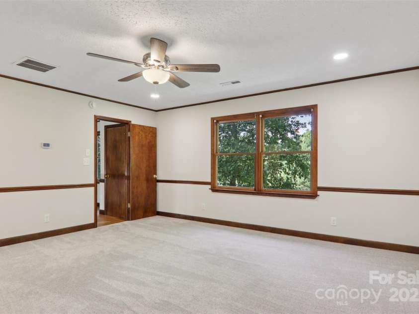 5 Timothy Lane, Candler, NC 28715.  MLS# CAR4301153, YatesRealty ID 2887. 