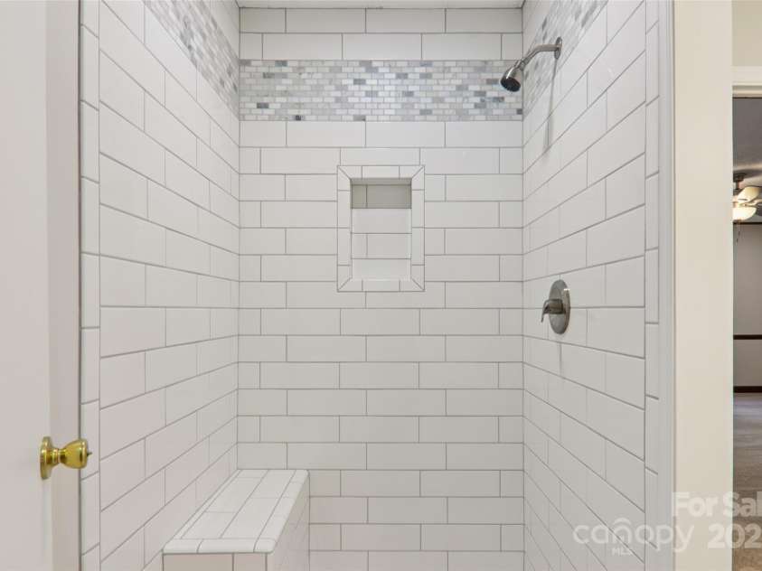5 Timothy Lane, Candler, NC 28715.  MLS# CAR4301153, YatesRealty ID 2887. 