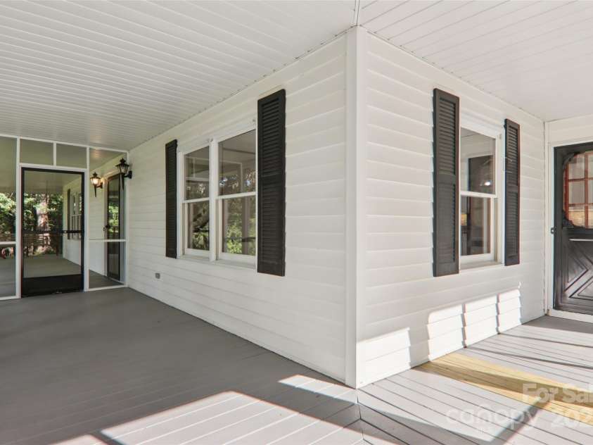 5 Timothy Lane, Candler, NC 28715.  MLS# CAR4301153, YatesRealty ID 2887. 