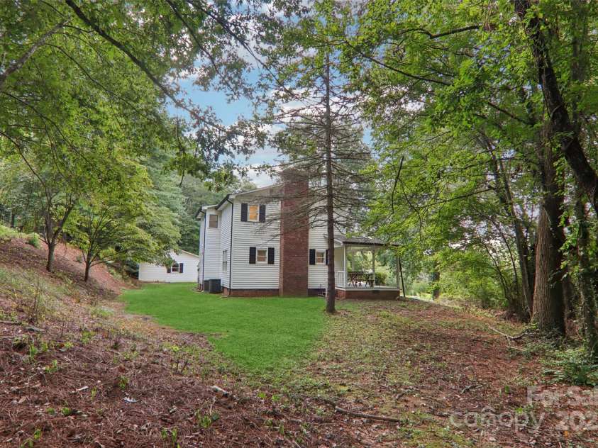 5 Timothy Lane, Candler, NC 28715.  MLS# CAR4301153, YatesRealty ID 2887. 