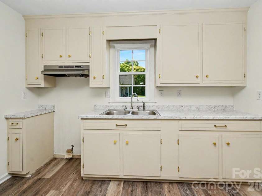 301 Branch Street, Monroe, NC 28112.  MLS# CAR4385417, YatesRealty ID 28871. 