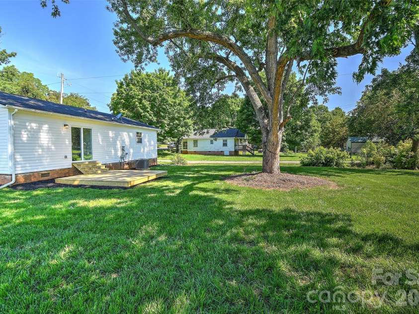301 Branch Street, Monroe, NC 28112.  MLS# CAR4385417, YatesRealty ID 28871. 