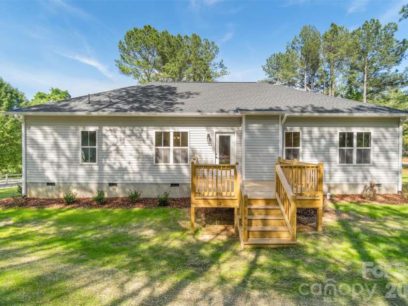 185 Shagbark Court, West End, NC 27376.  MLS# CAR4388224, YatesRealty ID 28872. 
