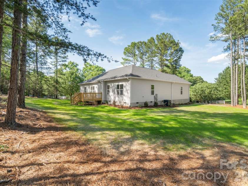 185 Shagbark Court, West End, NC 27376.  MLS# CAR4388224, YatesRealty ID 28872. 