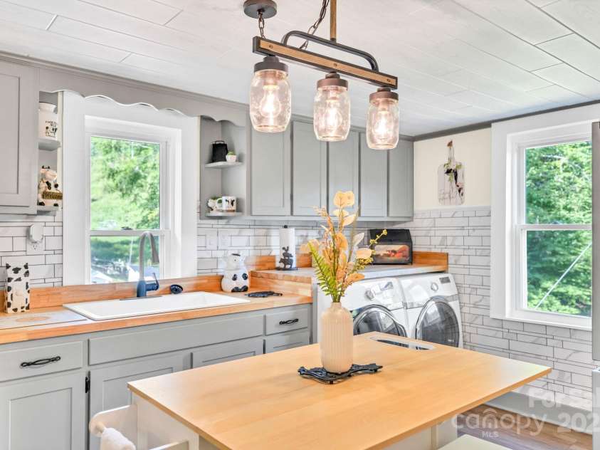 922 Prathers Creek Church Road, Laurel Springs, NC 28644.  MLS# CAR4282309, YatesRealty ID 28872. 