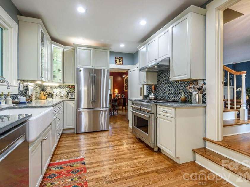 832 4th Avenue, Hendersonville, NC 28739.  MLS# CAR4390096, YatesRealty ID 28873. 