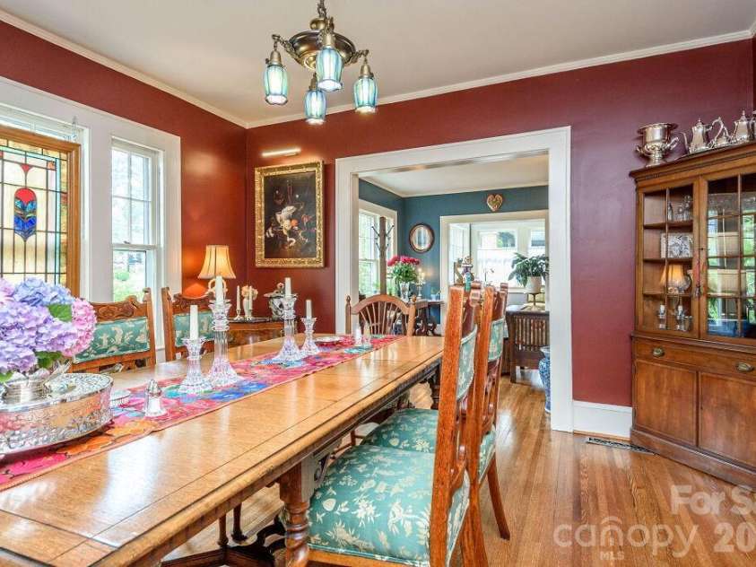 832 4th Avenue, Hendersonville, NC 28739.  MLS# CAR4390096, YatesRealty ID 28873. 