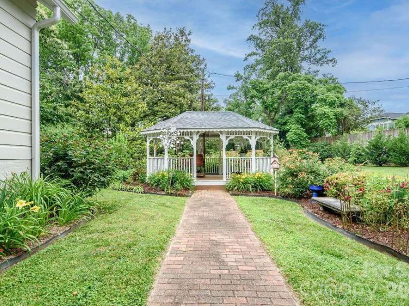 832 4th Avenue, Hendersonville, NC 28739.  MLS# CAR4390096, YatesRealty ID 28873. Gazebo with Swing, Table & Bench