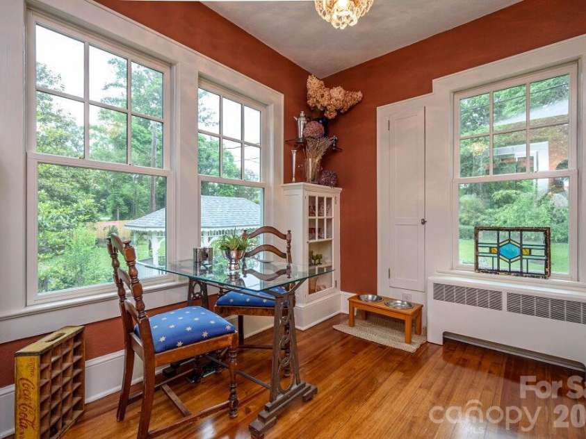 832 4th Avenue, Hendersonville, NC 28739.  MLS# CAR4390096, YatesRealty ID 28873. Laundry/Breakfast 